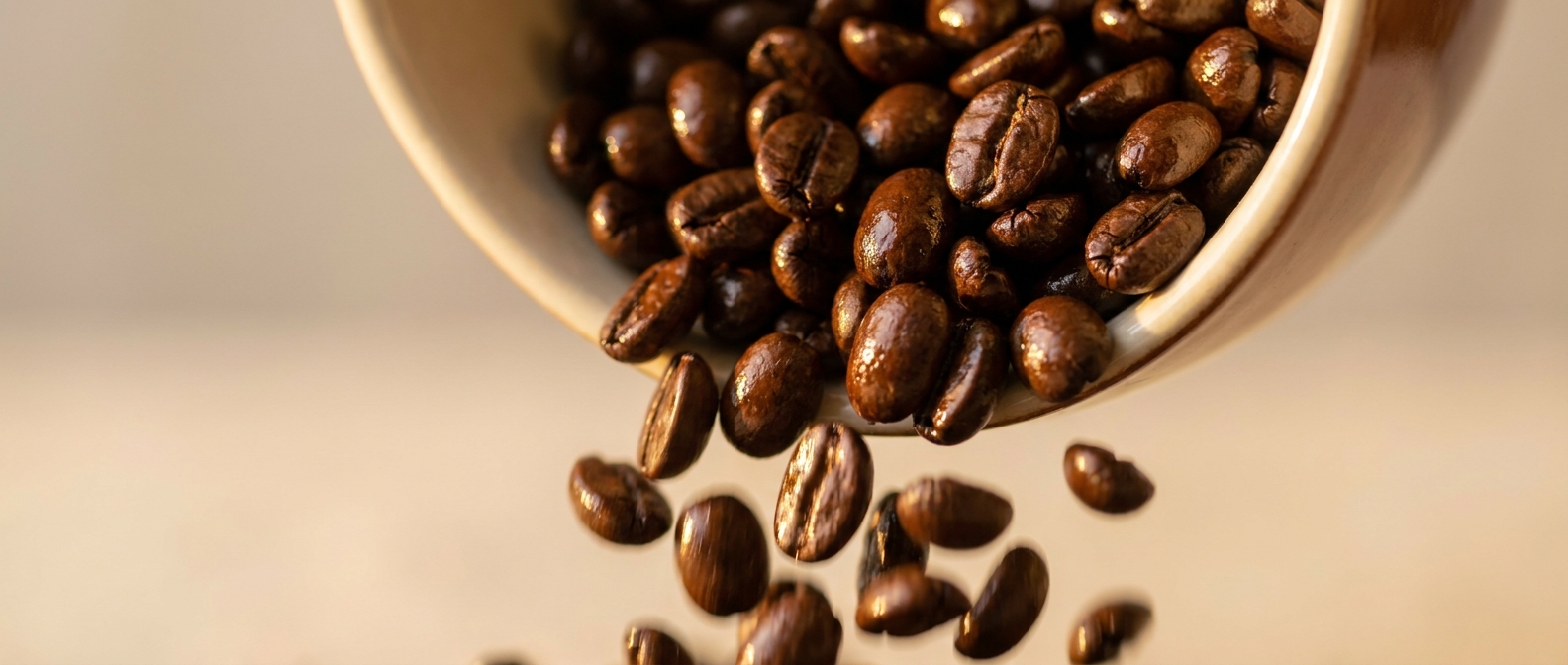 Зерна кави Ricco Coffee Gold Espresso Italiano — купаж 50% арабіки і 50% робусти середньої обсмажки